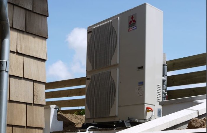 Mitsubishi Ecodan air source heat pump