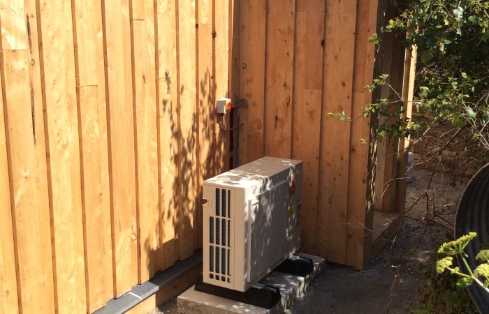 Mitsubishi Ecodan air source heat pump